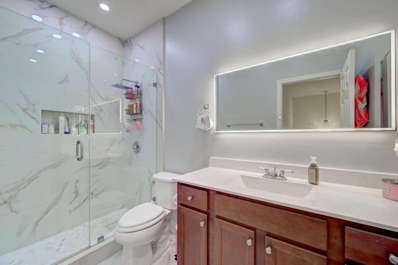  Condo & Townhome Photos