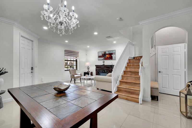  Condo & Townhome Photos