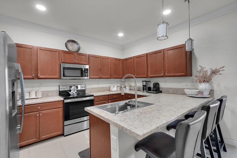  Condo & Townhome Photos