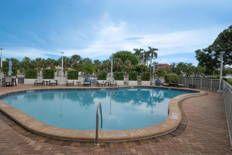  Condo & Townhome Photos
