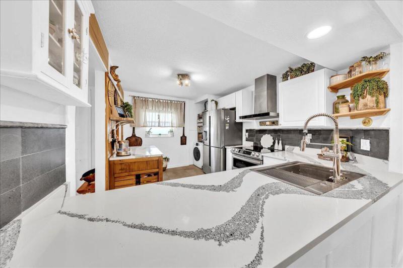  Condo & Townhome Photos