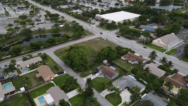  Commercial & Industrial Land Images 
