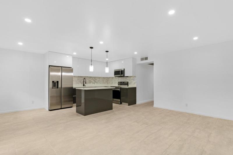  Condo & Townhome Photos