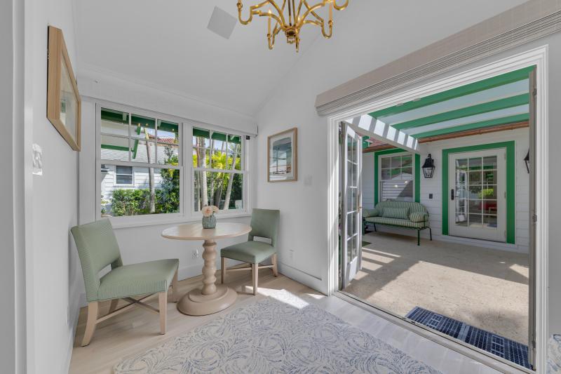  Single Family Homes Photo 21:  Palm Beach,  FL 33480