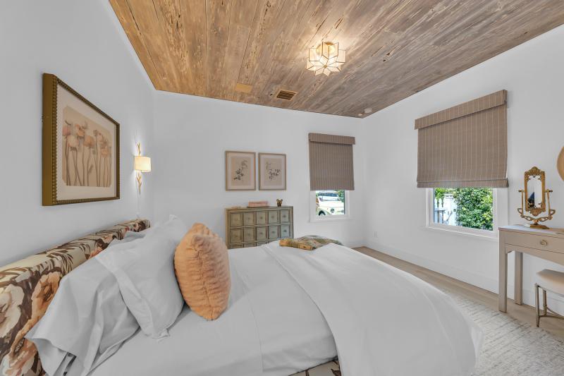  Single Family Homes Photo 22:  Palm Beach,  FL 33480