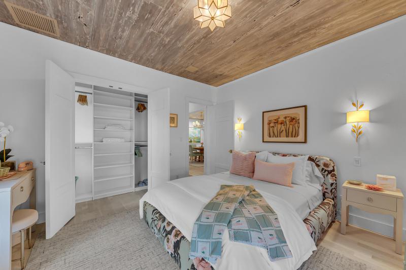  Single Family Homes Photo 24:  Palm Beach,  FL 33480