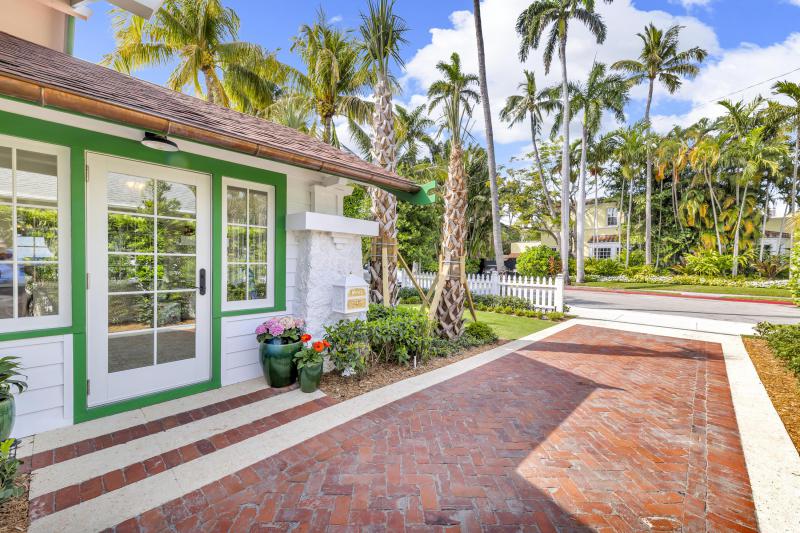  Single Family Homes Photo 32:  Palm Beach,  FL 33480