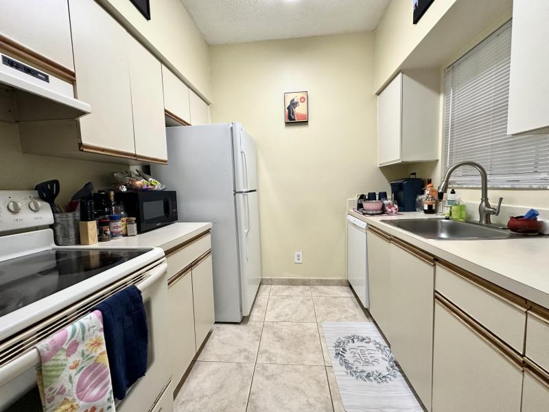  Condo & Townhome Photos