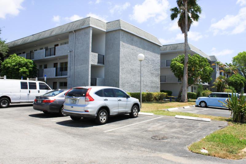  Condo & Townhome Photos