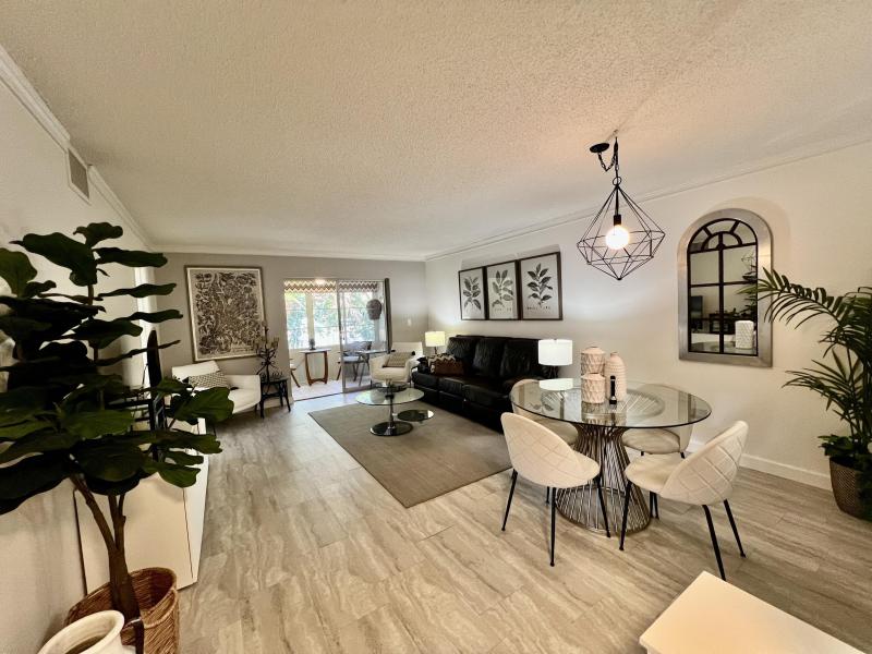  Condo & Townhome Photos