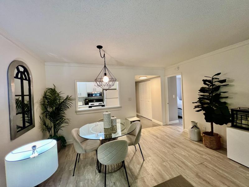  Condo & Townhome Photos