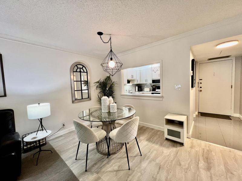  Condo & Townhome Photos
