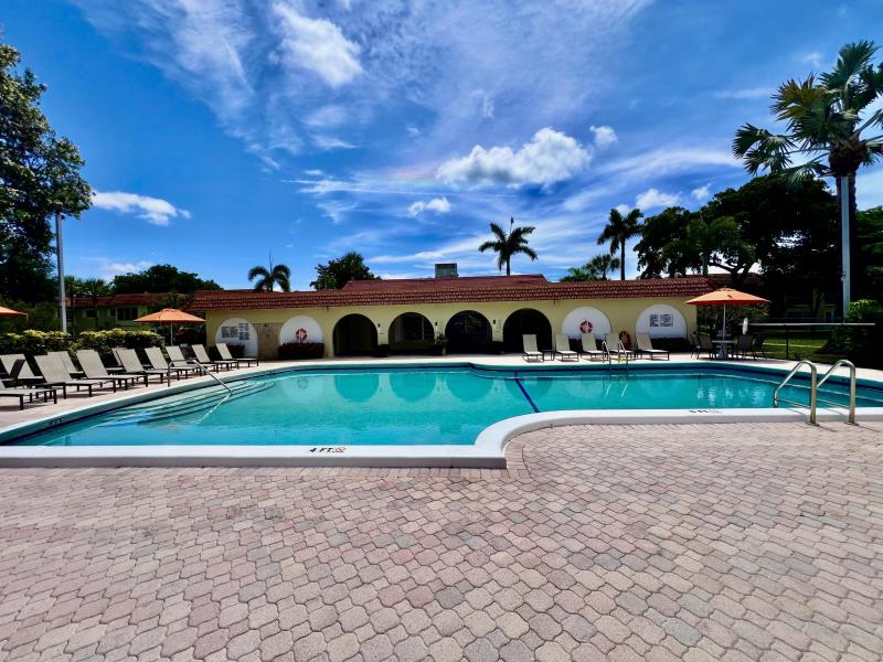  Condo & Townhome Photos