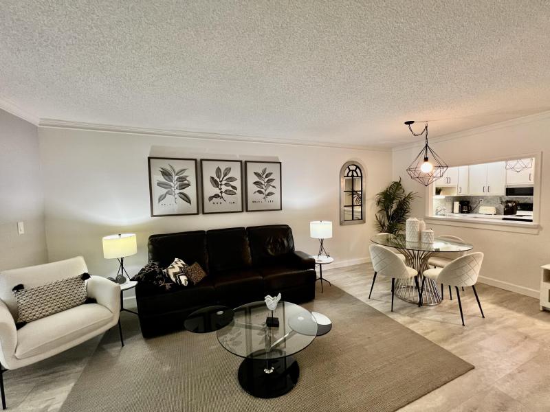  Condo & Townhome Photos