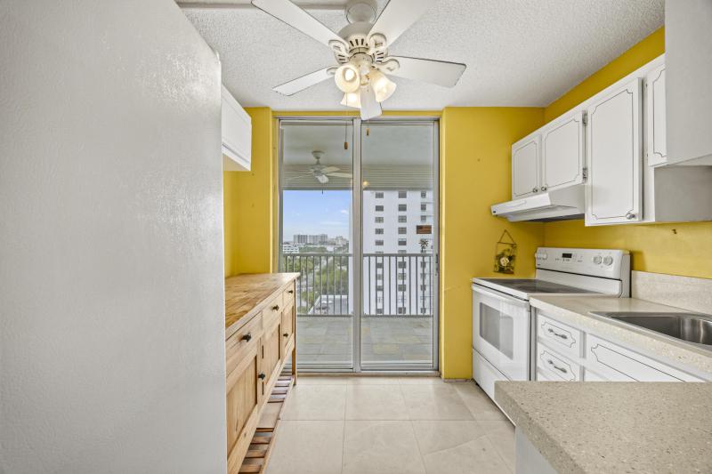  Condo & Townhome Photos