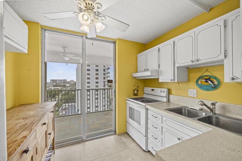  Condo & Townhome Photos
