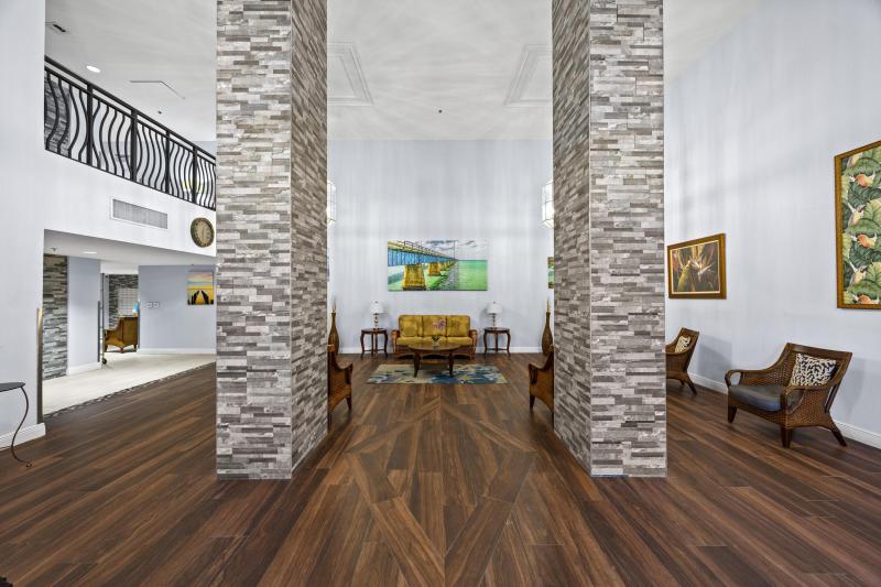  Condo & Townhome Photos