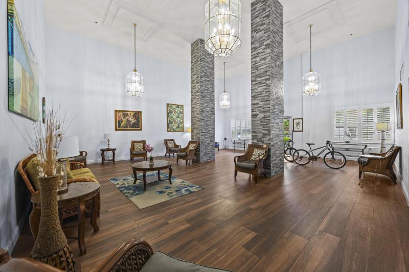  Condo & Townhome Photos