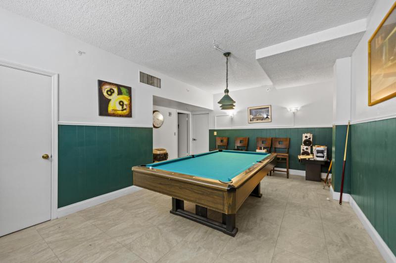  Condo & Townhome Photos