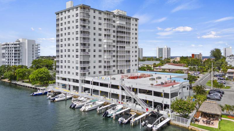  Condo & Townhome Photos