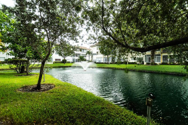  Condo & Townhome Photos