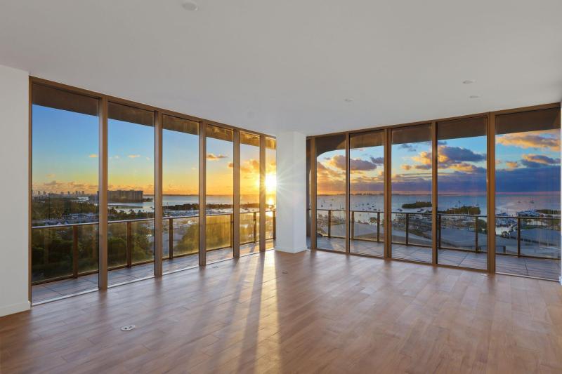  Condo & Townhome Photos