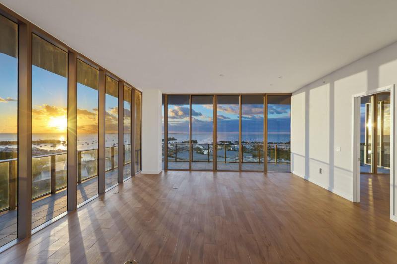  Condo & Townhome Photos