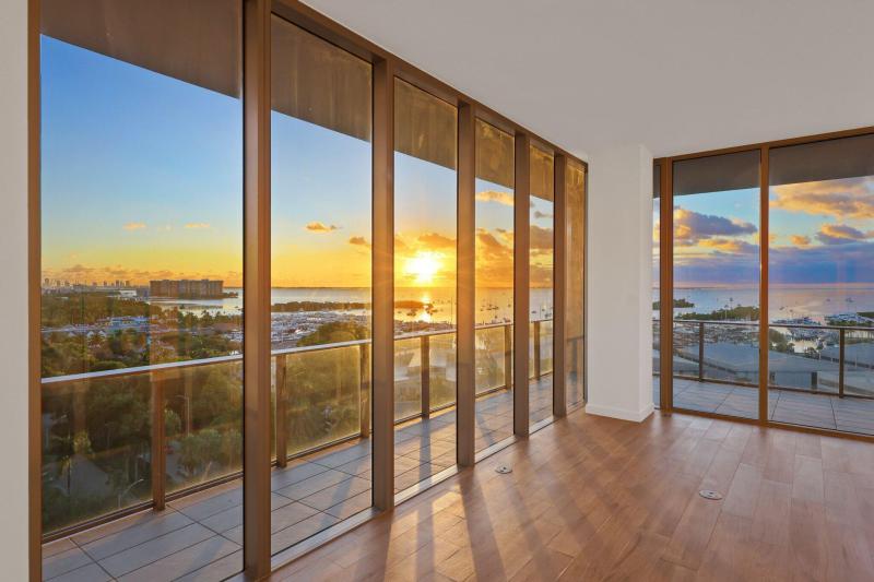  Condo & Townhome Photos