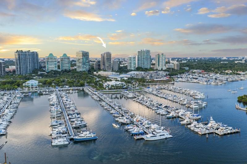  Condo & Townhome Photos