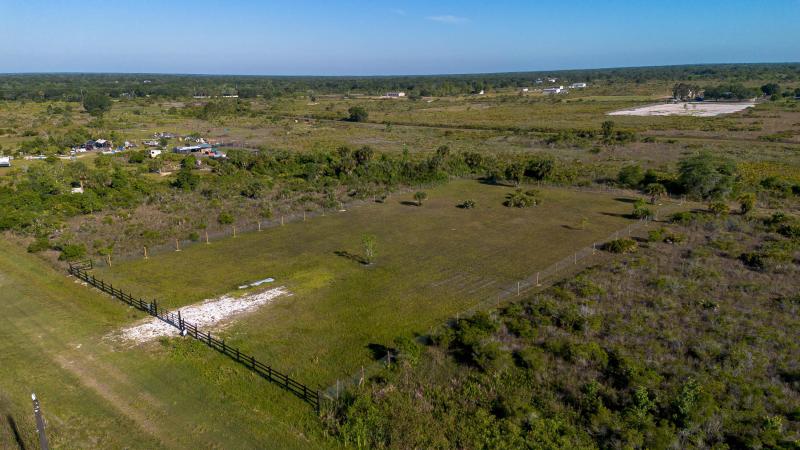  Commercial & Industrial Land Images 