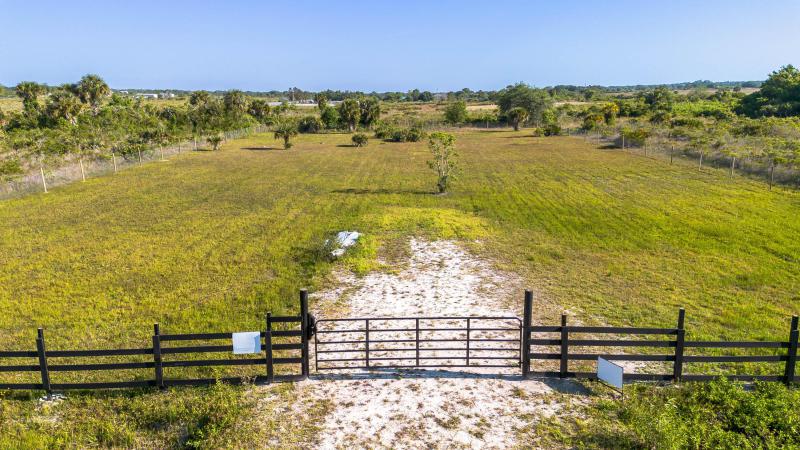  Commercial & Industrial Land Images 