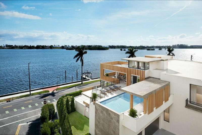  Single Family Homes Photo 3:  West Palm Beach,  FL 33405