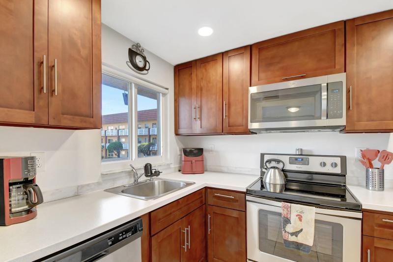  Condo & Townhome Photos
