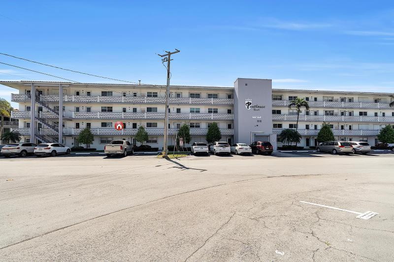  Condo & Townhome Photos