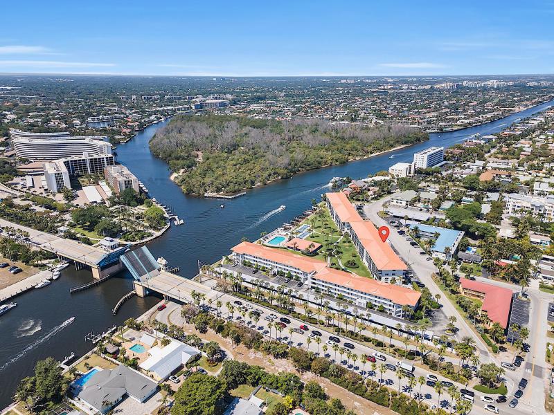  Condo & Townhome Photos
