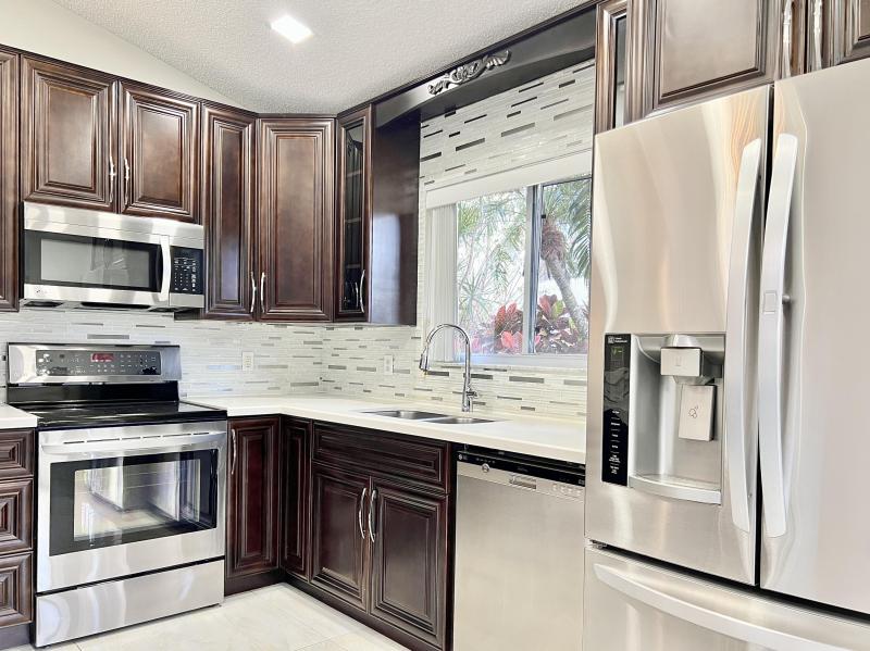  Condo & Townhome Photos