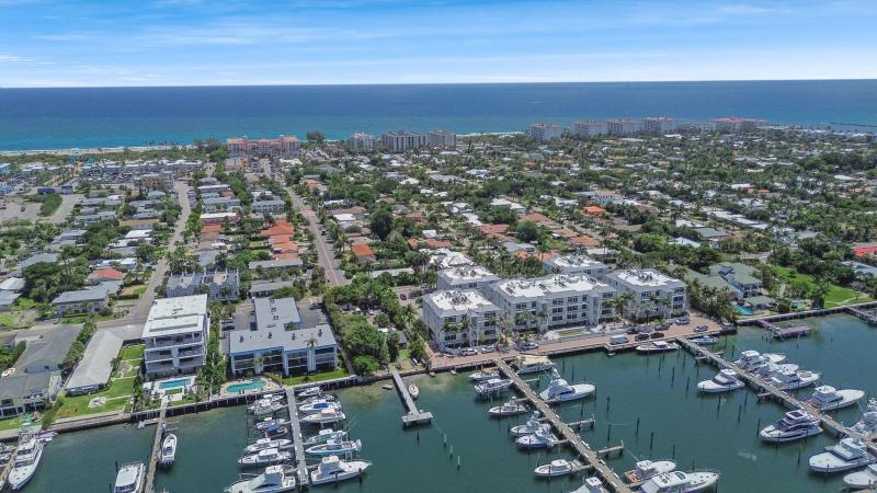  Single Family Homes Photo 9:  Palm Beach Shores,  FL 33404