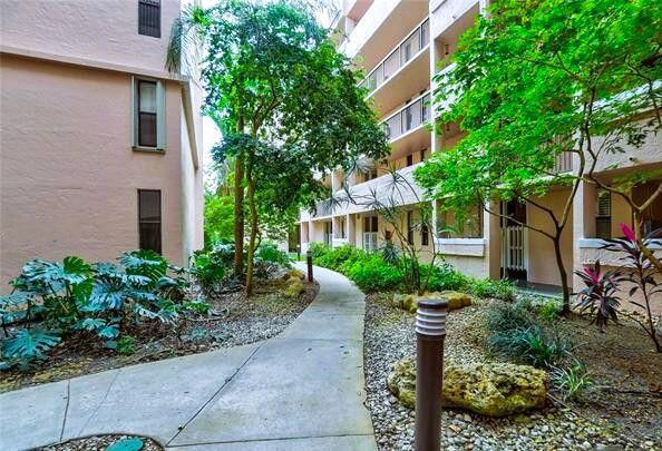  Condo & Townhome Photos