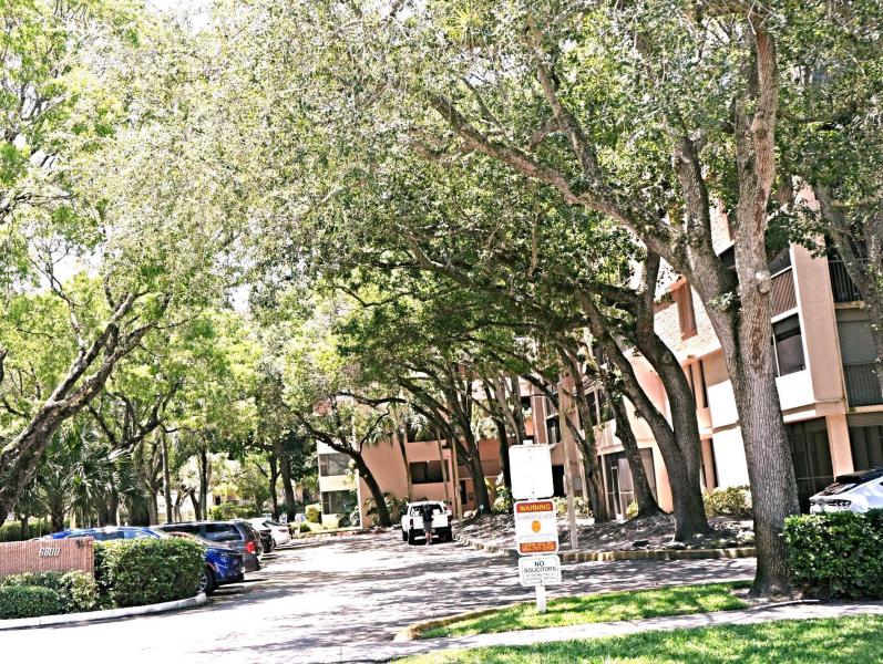  Condo & Townhome Photos