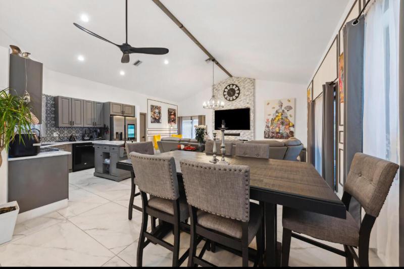  Single Family Homes Photo 4:  Coconut Creek,  FL 33073