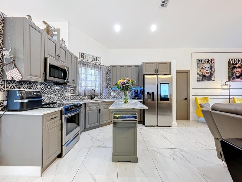  Single Family Homes Photo 5:  Coconut Creek,  FL 33073