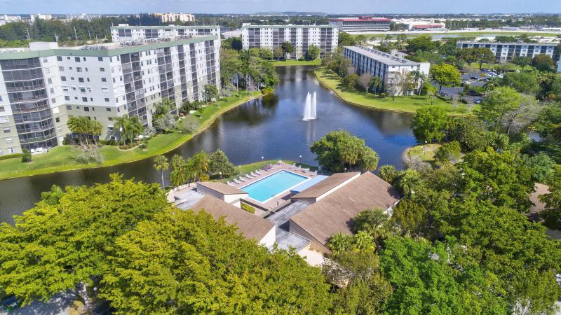  Condo & Townhome Photos