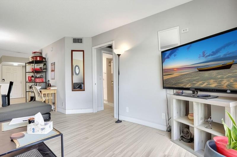  Condo & Townhome Photos
