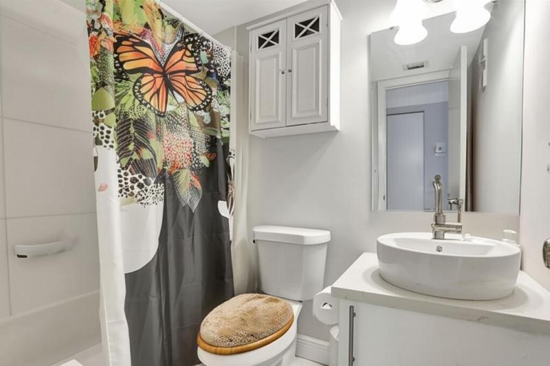  Condo & Townhome Photos