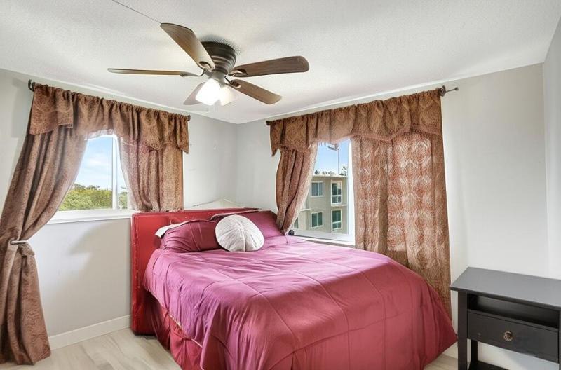 Condo & Townhome Photos