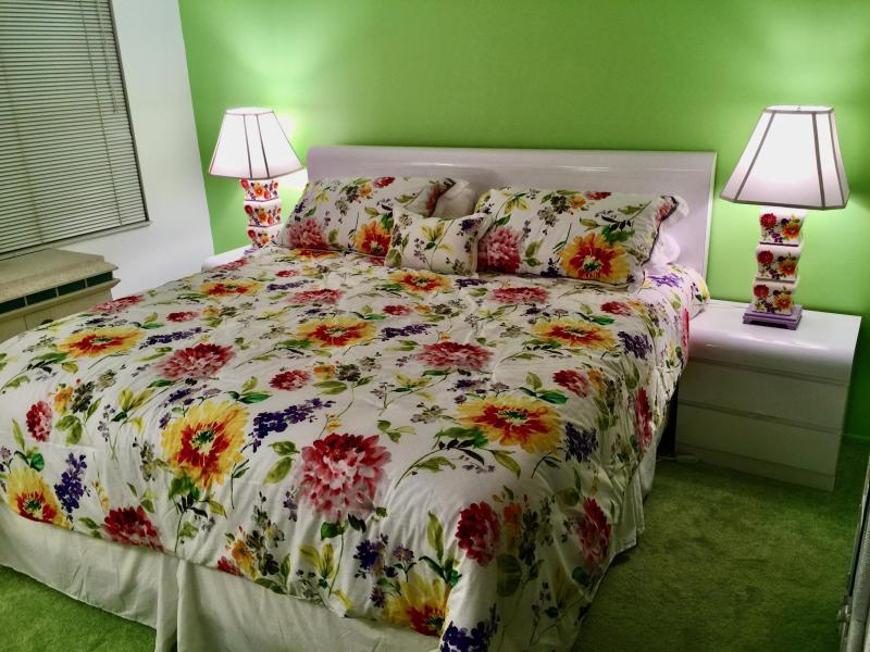  Condo & Townhome Photos