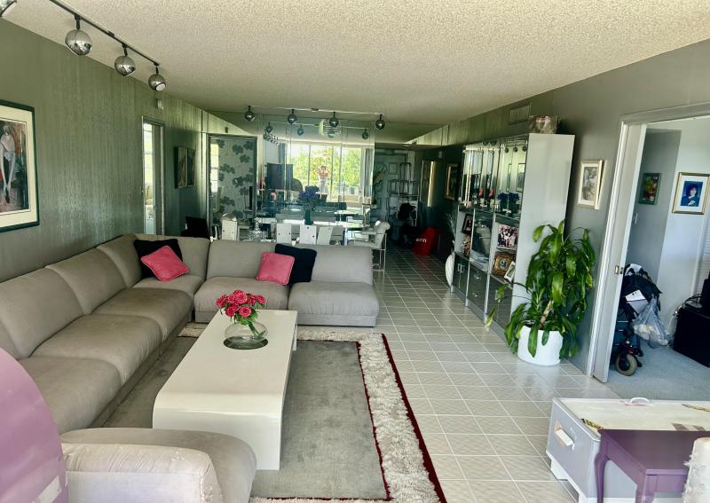  Condo & Townhome Photos