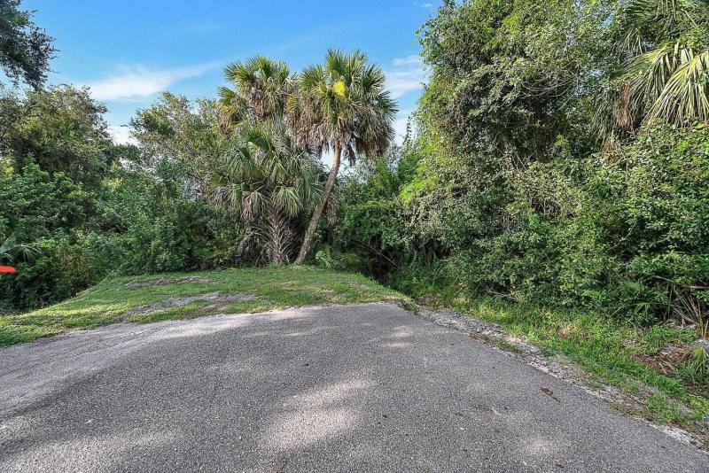  Commercial & Industrial Land Images 