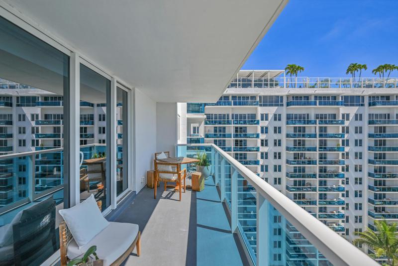  Condo & Townhome Photos