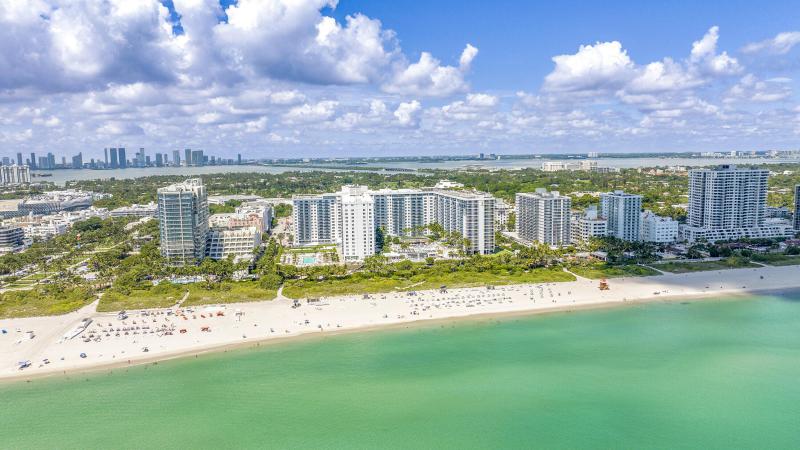  Condo & Townhome Photos